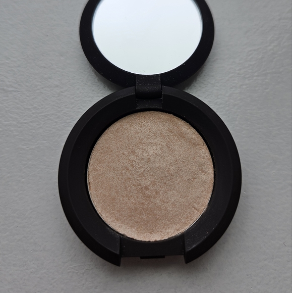 BECCA Mini Shimmering Skin Perfector Pressed Highlighter in Moonstone - Picture 5 of 8